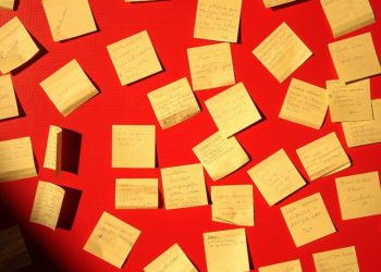 Giallo, quadrato, adesivo: la rivoluzione dei Post-it