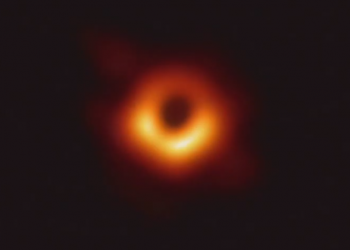 Pubblicata la prima “foto” di un buco nero: Einstein aveva ragione