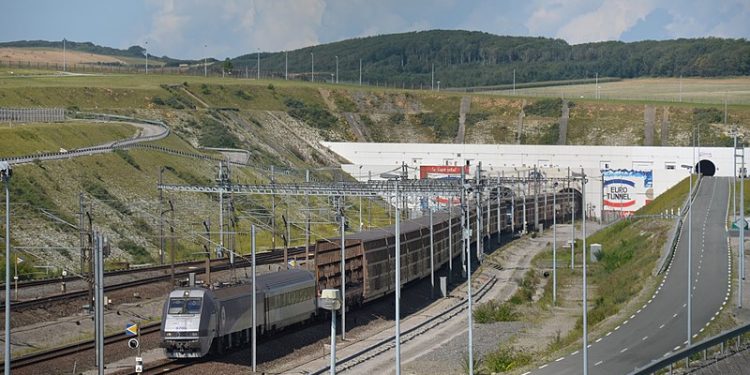 Tunnel della Manica: il trasporto sotto il fondo del mare