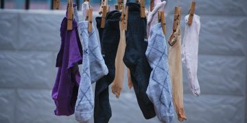 Problemi con i calzini ribelli? Arriva Guggo!