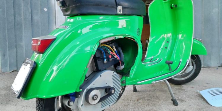 Kit motore elettrico per la Vespa, che continua a… ronzare