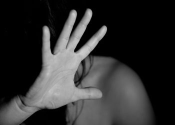 E24Woman, un bracciale hi-tech anti violenza per le donne