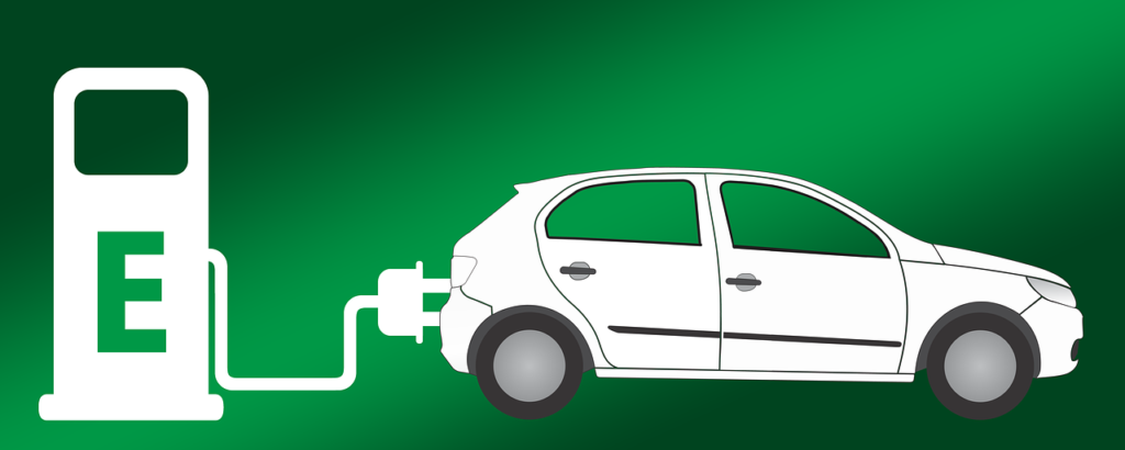 Il mercato dell'auto elettrica. La foto esemplifica la necessità di ricaricare la batteria di un auto elettrica.
