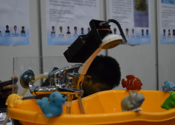 Da Taiwan il soffione per doccia a comando vocale