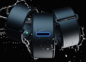 Rispondere al telefono poggiando solo il dito all’orecchio. Ecco l’invenzione di una start up italiana