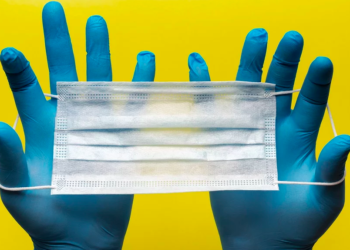 Coronavirus, arrivano le mascherine per i non udenti