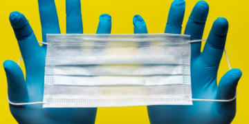 Coronavirus, arrivano le mascherine per i non udenti