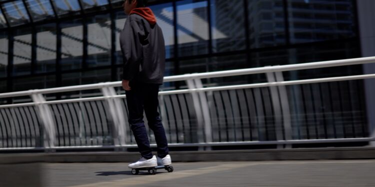 Walkcar, lo skate elettrico grande come un tablet