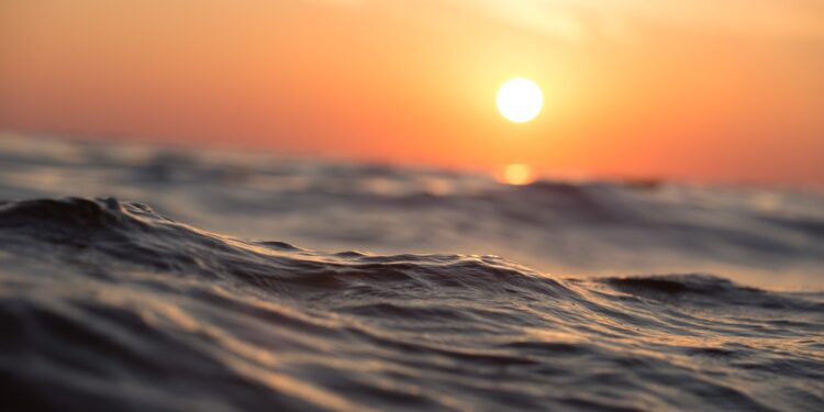 Acque più pulite grazie al sole