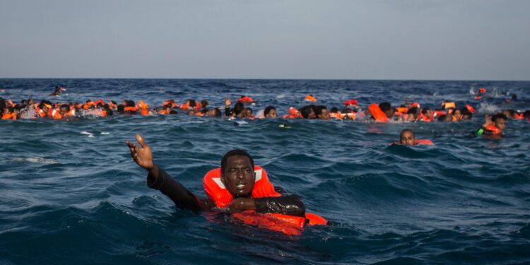 Il salvagente collettivo progettato per salvare i migranti