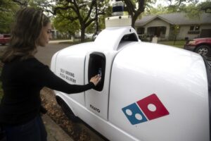 domino's pizza robot