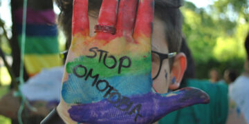 omofobia qi correlazione