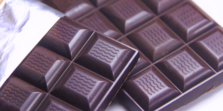 esperimento cioccolata velocità della luce