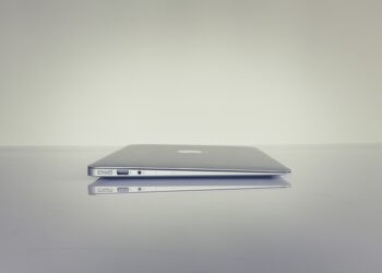Apple e il suo Macbook a doppio schermo touchscreen