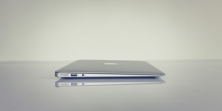 Apple e il suo Macbook a doppio schermo touchscreen